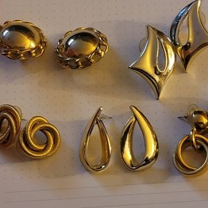 Vintage 90's set of 5 goldtone pierced earrings